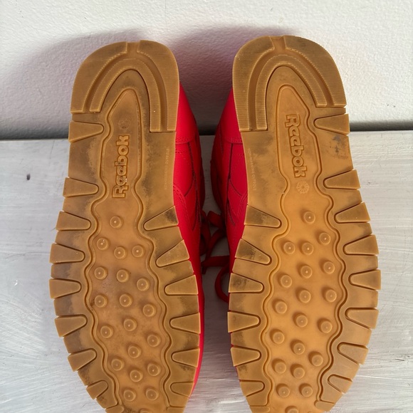 Reebok Classics Red Leather gum bottom sole - Picture 2 of 6